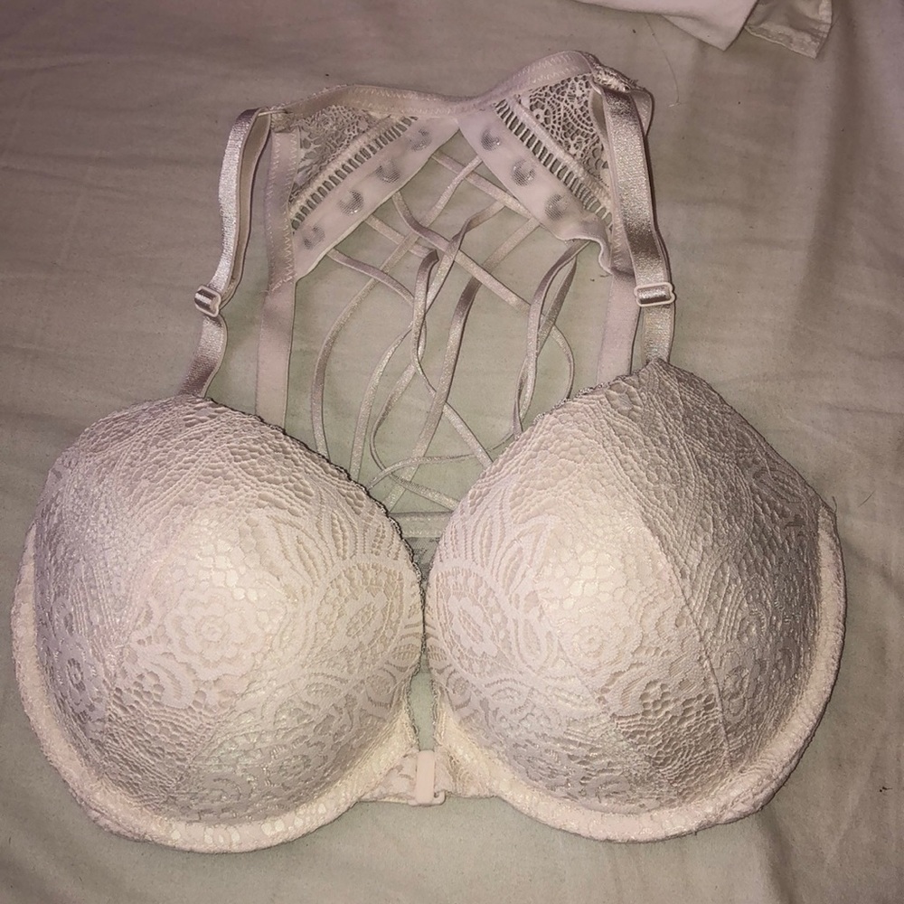 Victoria secret “very sexy” bra